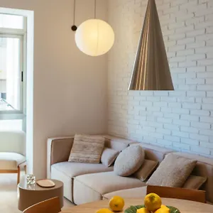 Newly Renovated Stylish Eixample - Great Location Barcellona